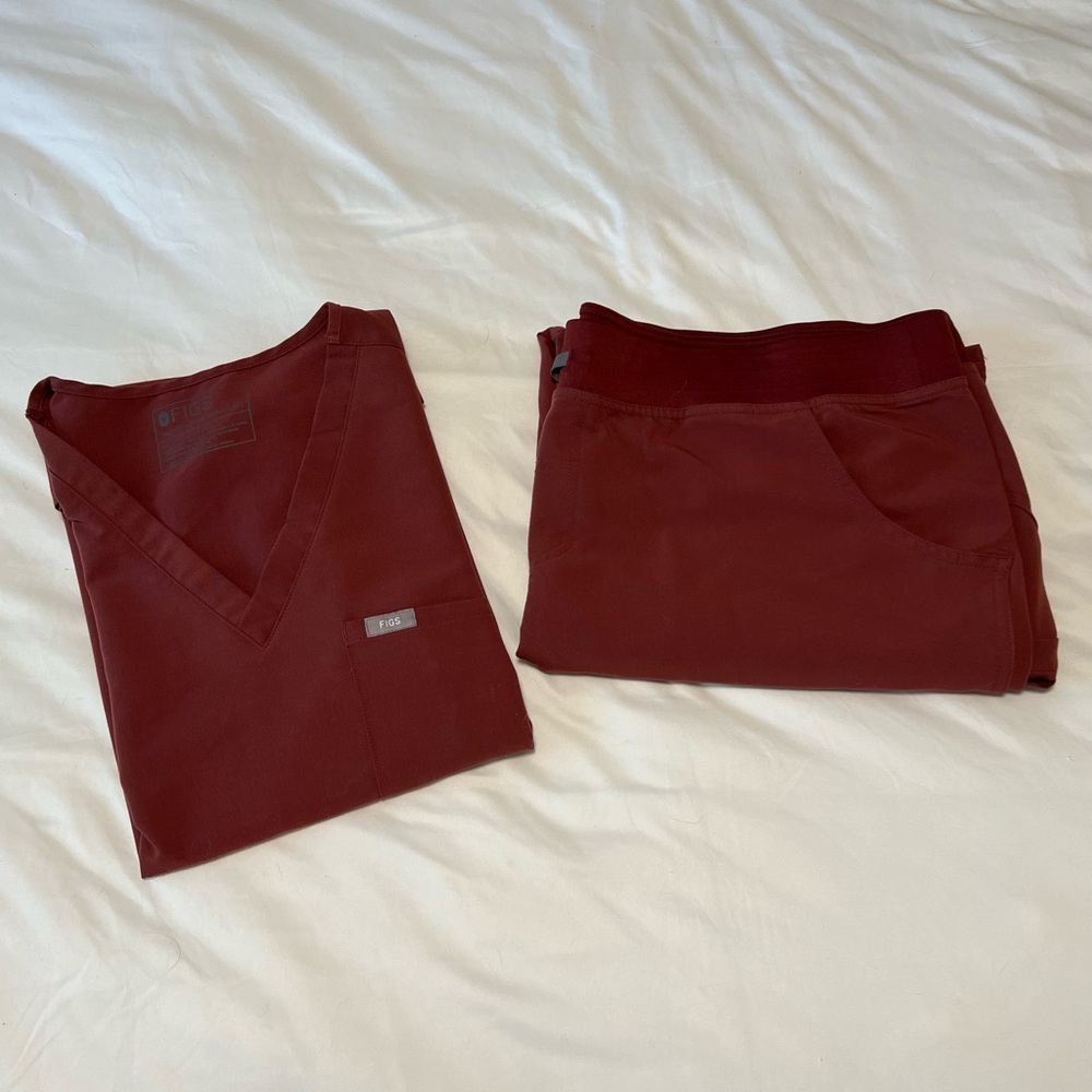 FIGS Scrub Set in Dark Cherry- Top XXL, Pants XXL